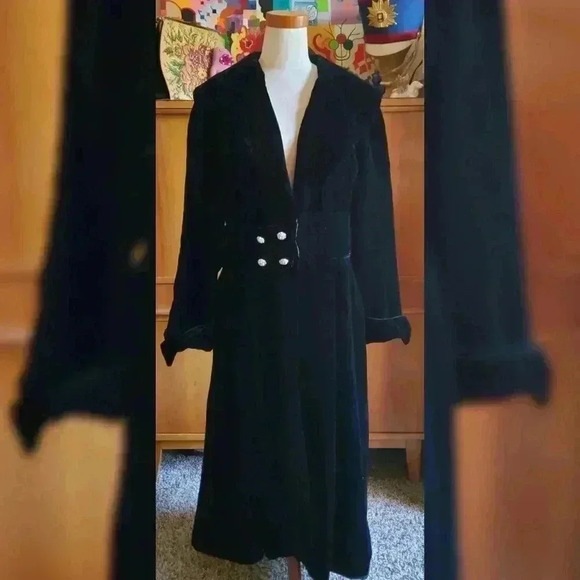 None Jackets & Blazers - VNTG 50s Fit and Flare Velvet Princess Coat GLAM